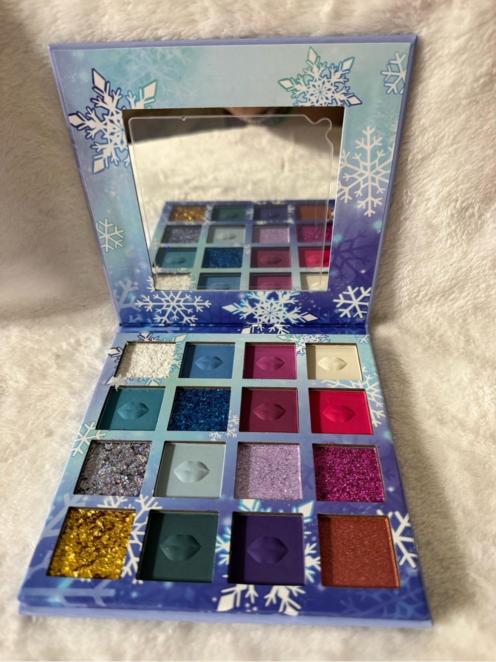 Vibrant Winter Eyeshadow Palette - Multi-Color